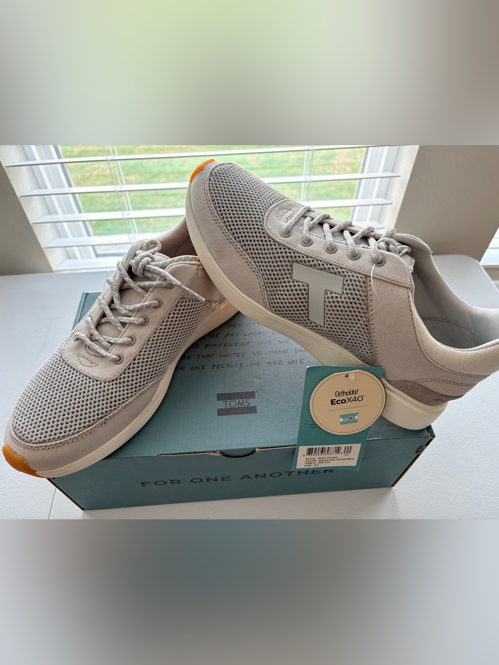 TOMS NWT Women’s Light Gray Mesh Canvas Sneakers Arroyo 9.5